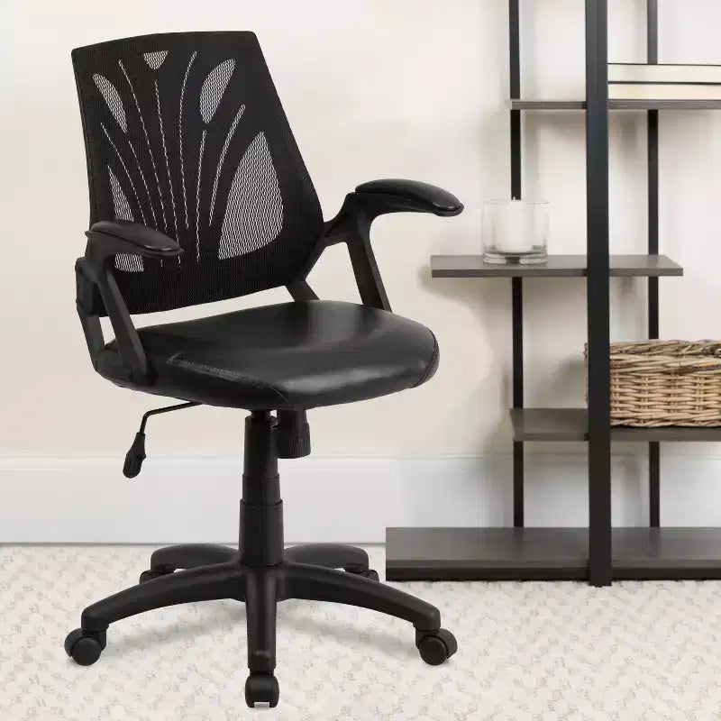 Chaise de bureau pivotante ergonomique en maille avec accoudoirs ouverts et dossier mi-haut